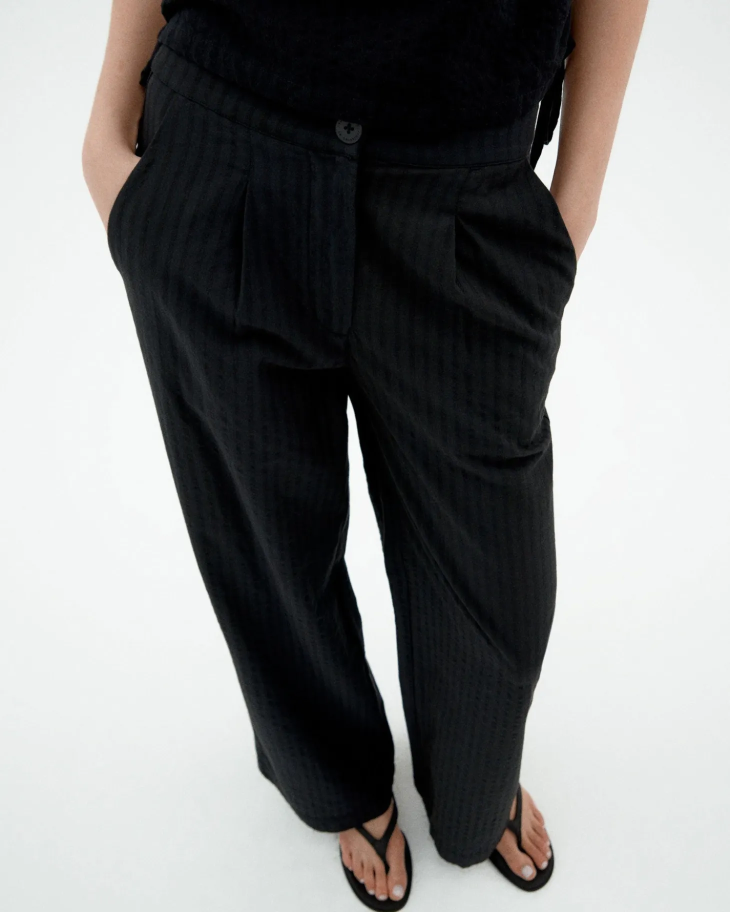 Pantalon noir wide leg seersucker Manolita