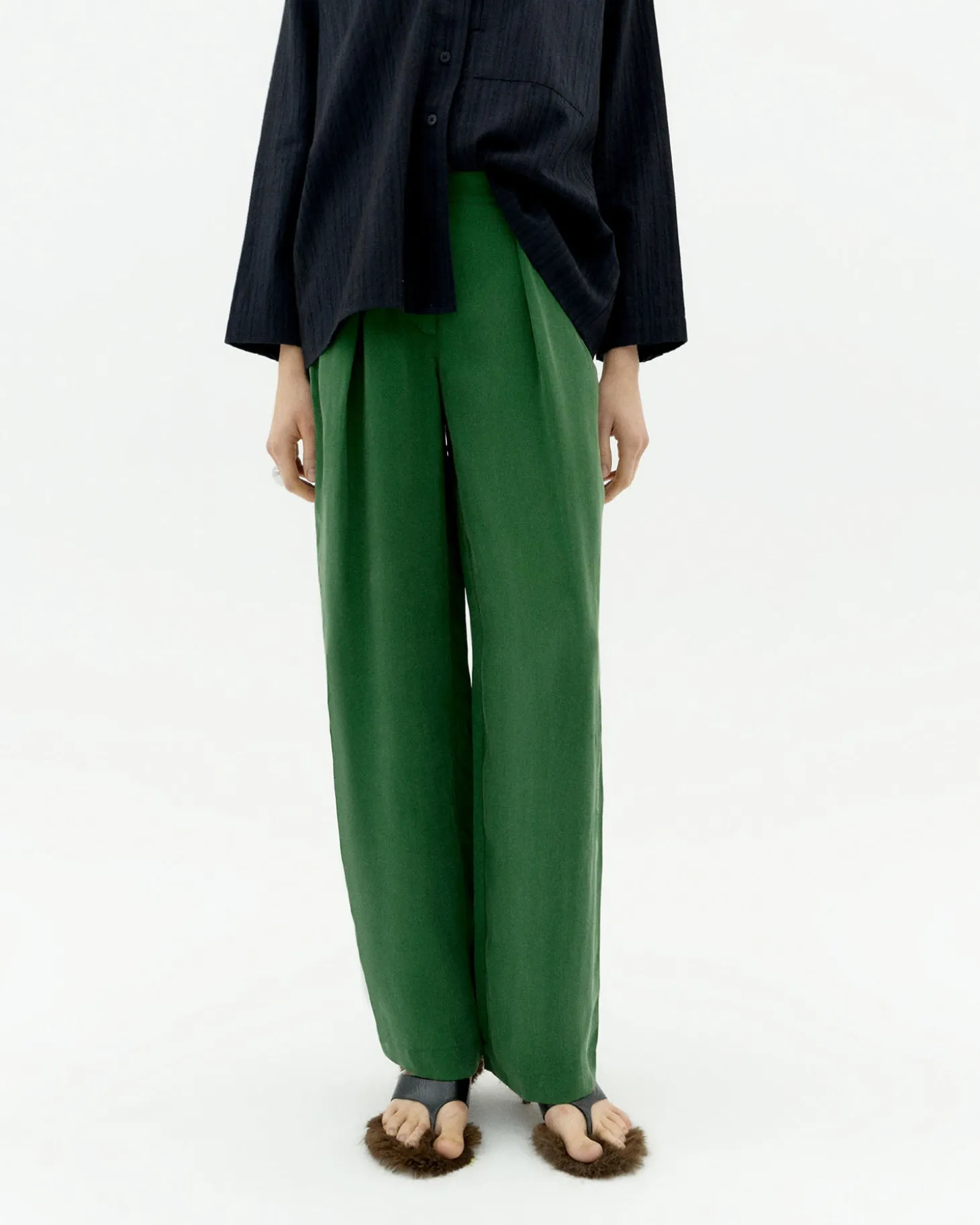 Pantalon vert à plis décontractée Cupro Cirila
