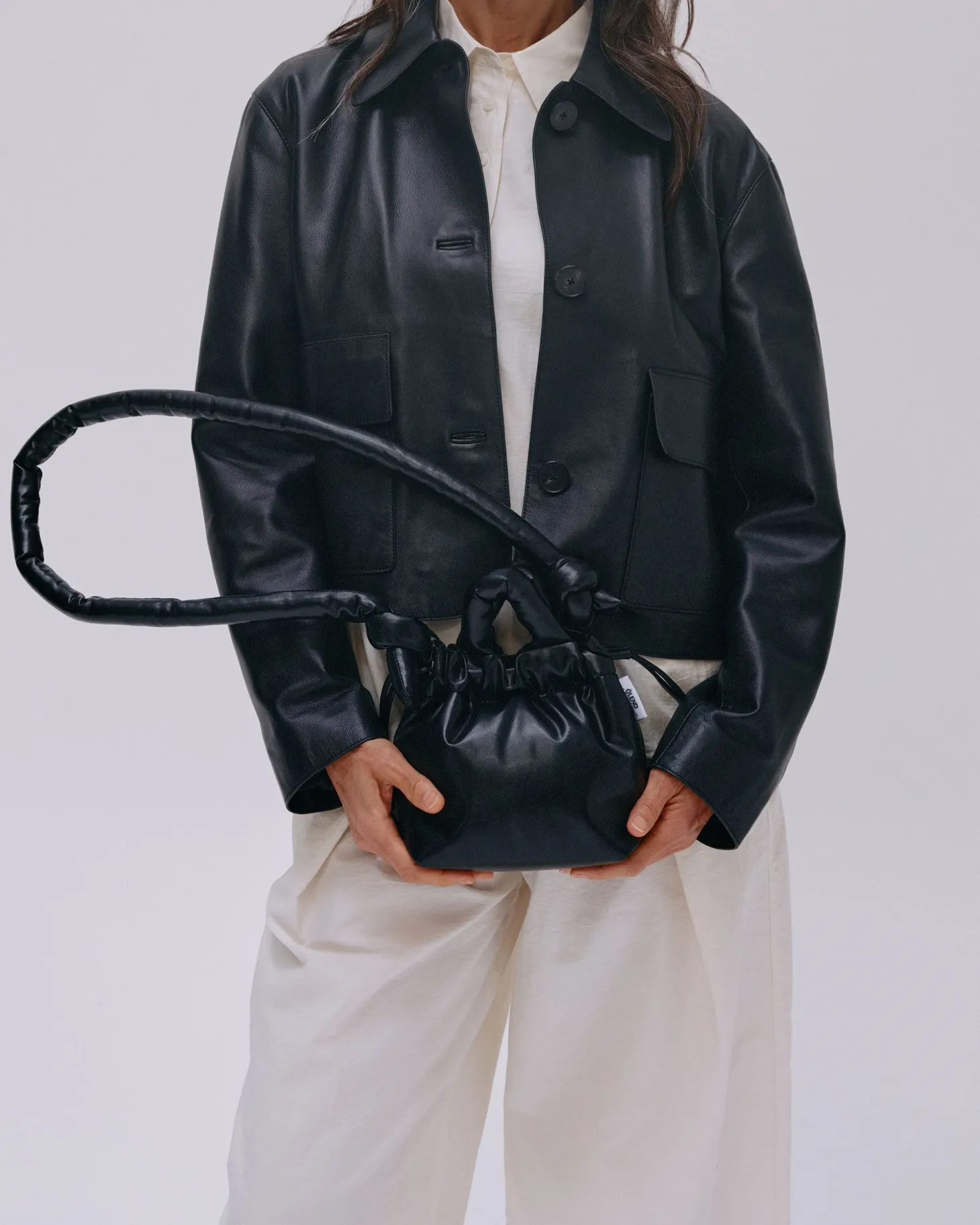 Sac noir en cuir végétal Micro Ona
