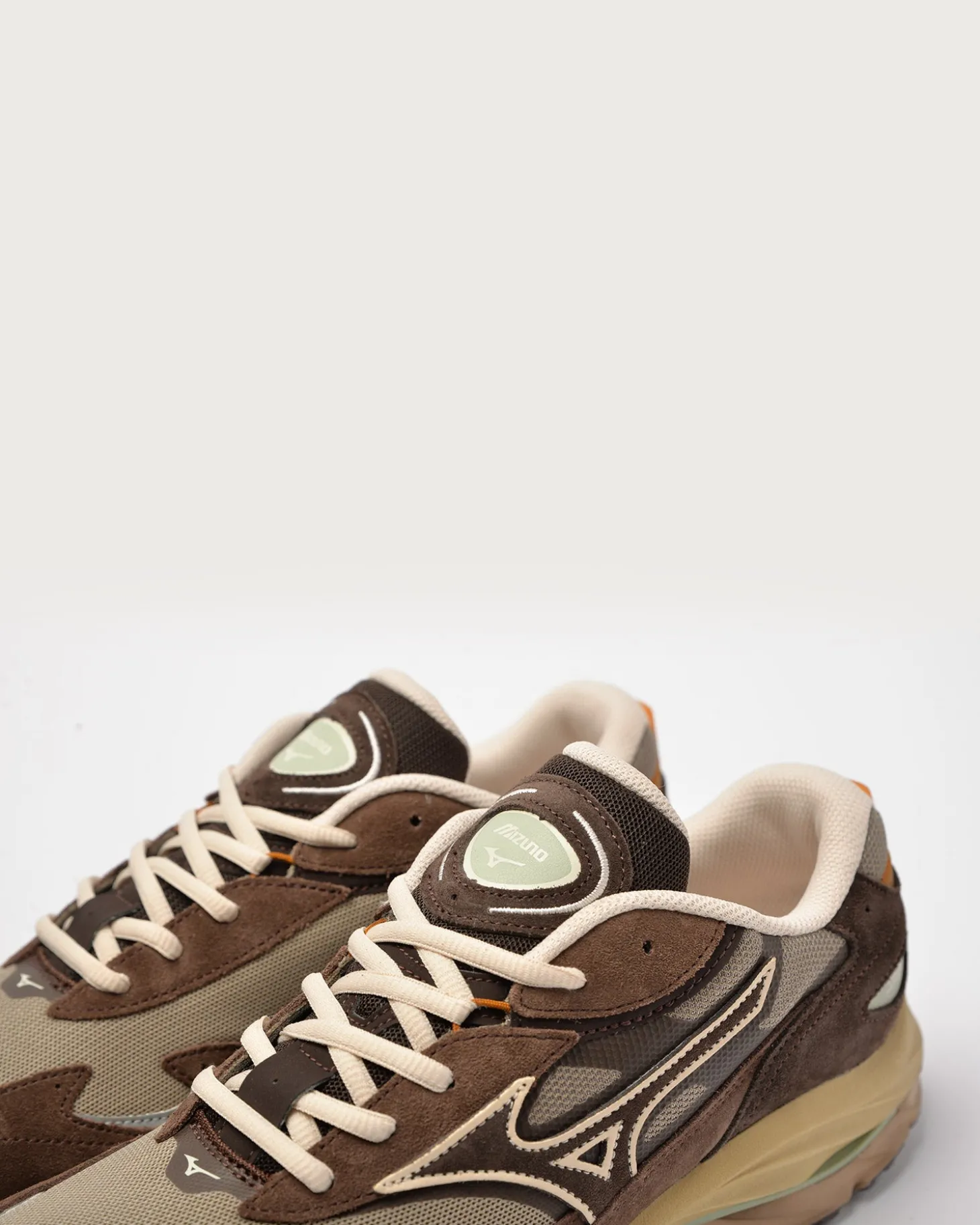 Baskets marron Wave Rider B
