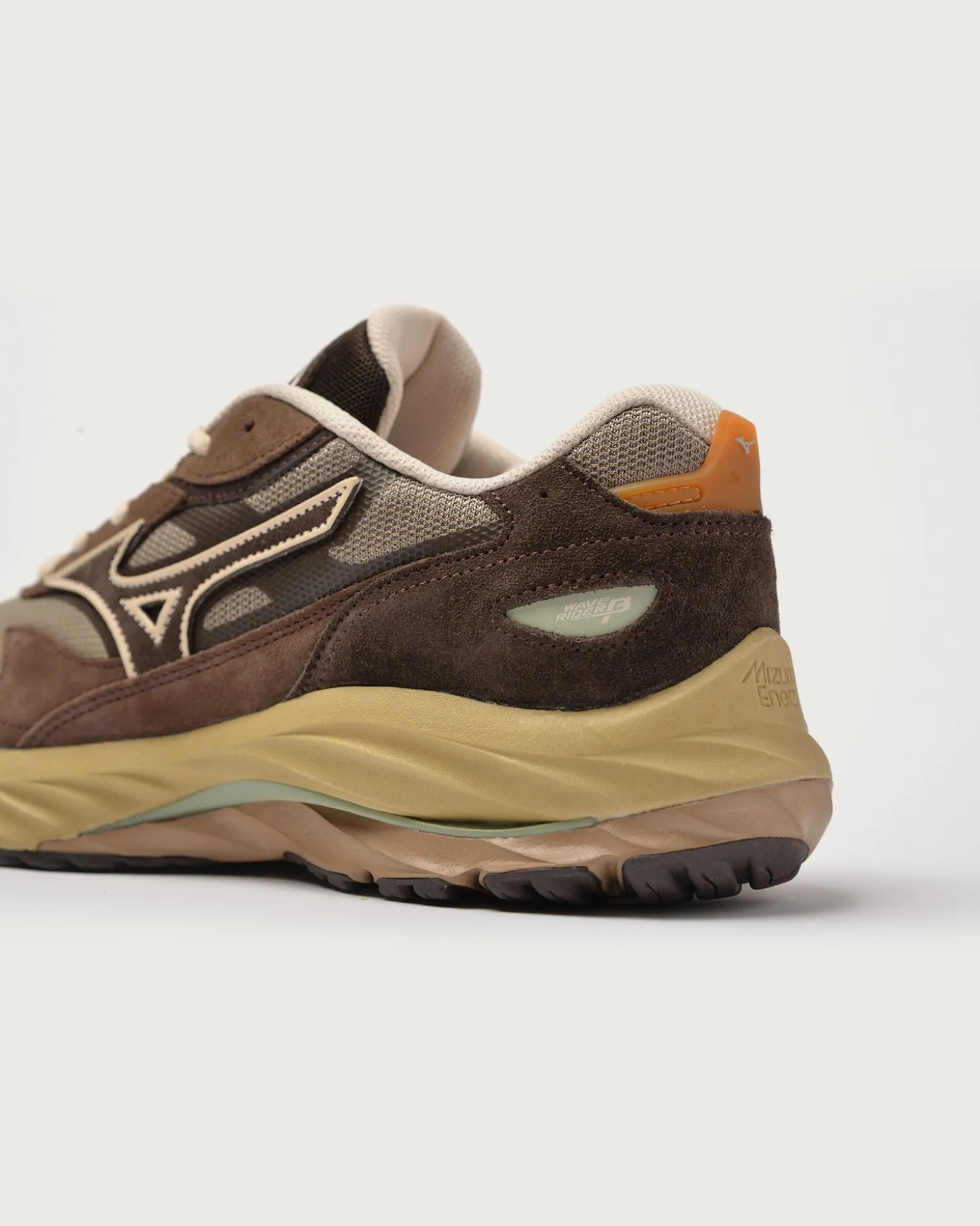 Baskets marron Wave Rider B