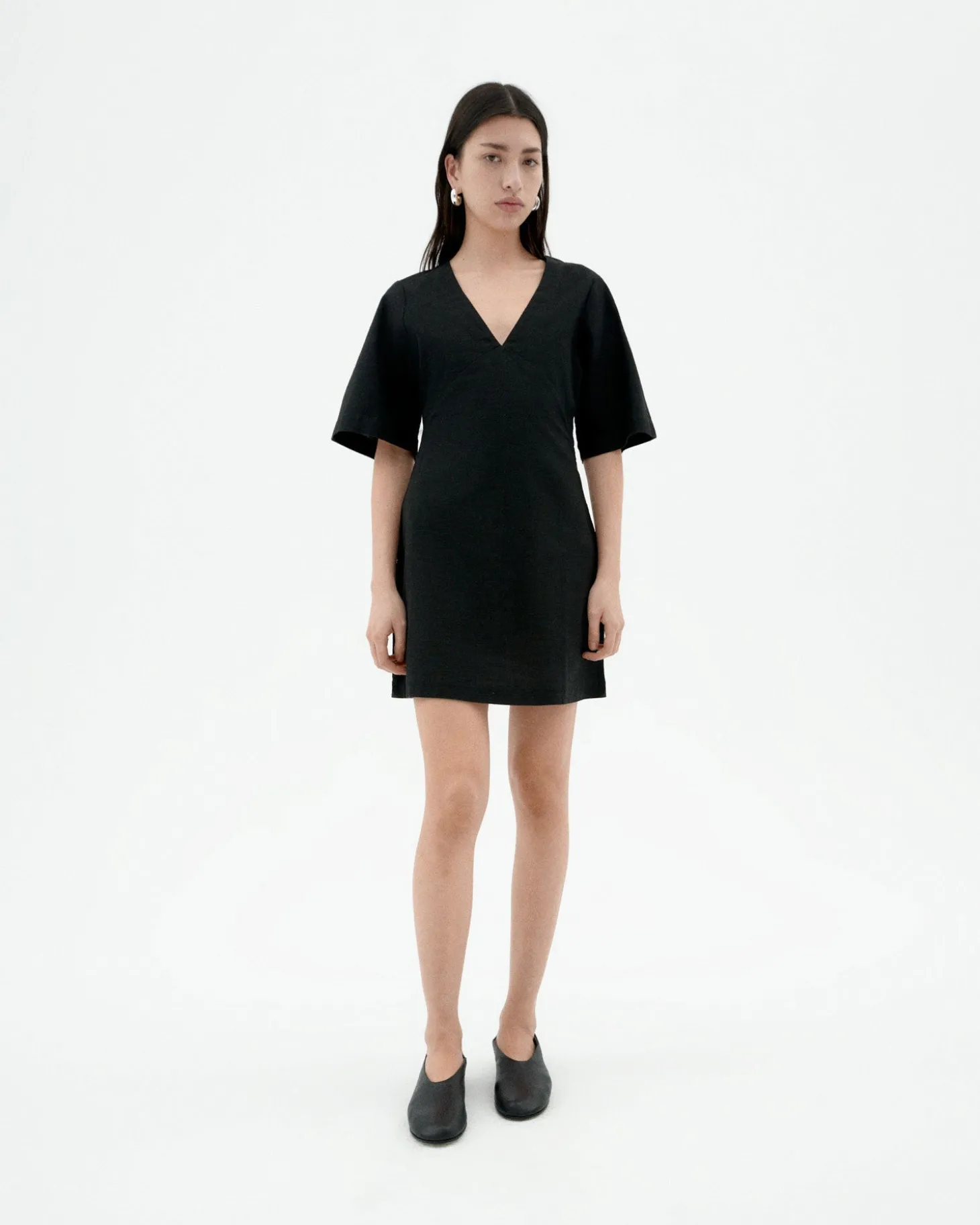 Robe courte noire décolleté en V Kim