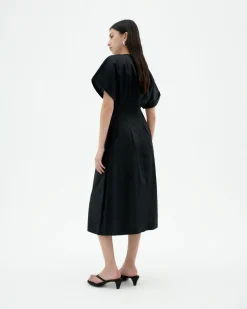 Robe noire taille ajustée Laura