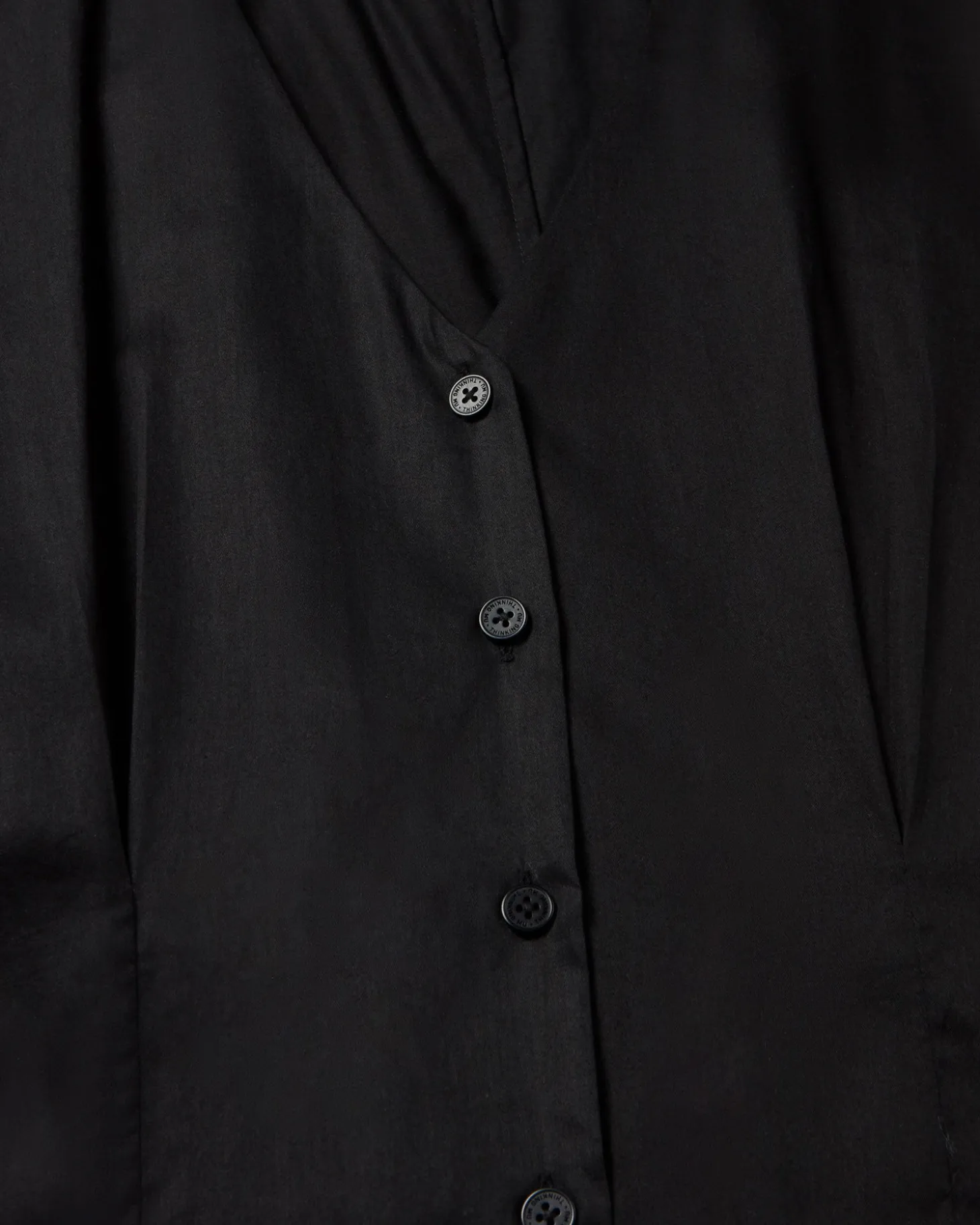Robe noire taille ajustée Laura