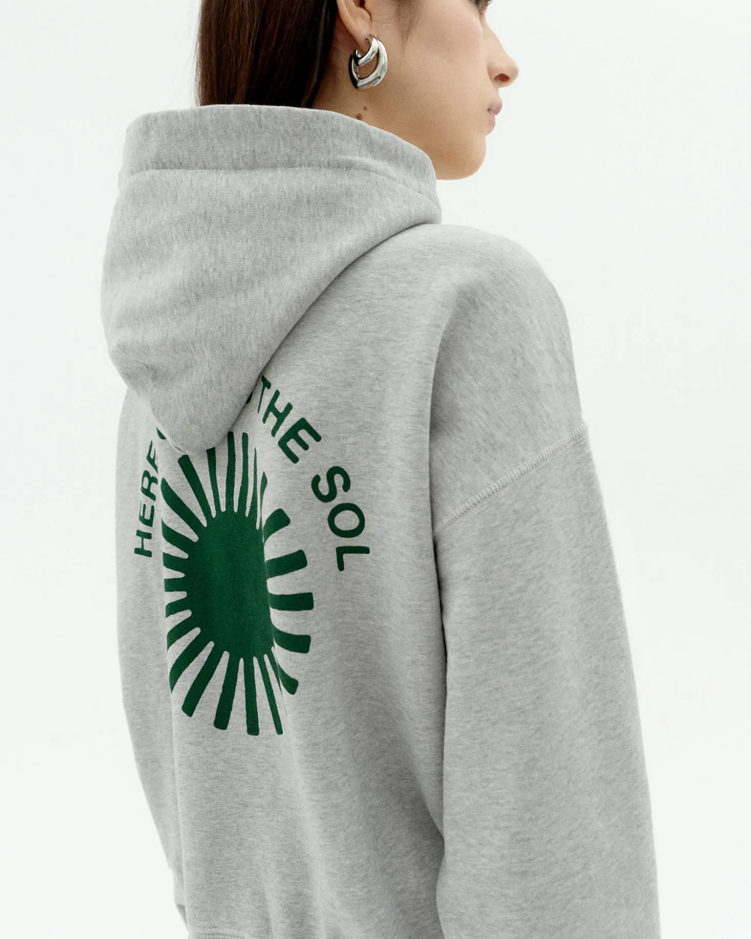 Sweat À Capuche Valeria soleil vert au dos