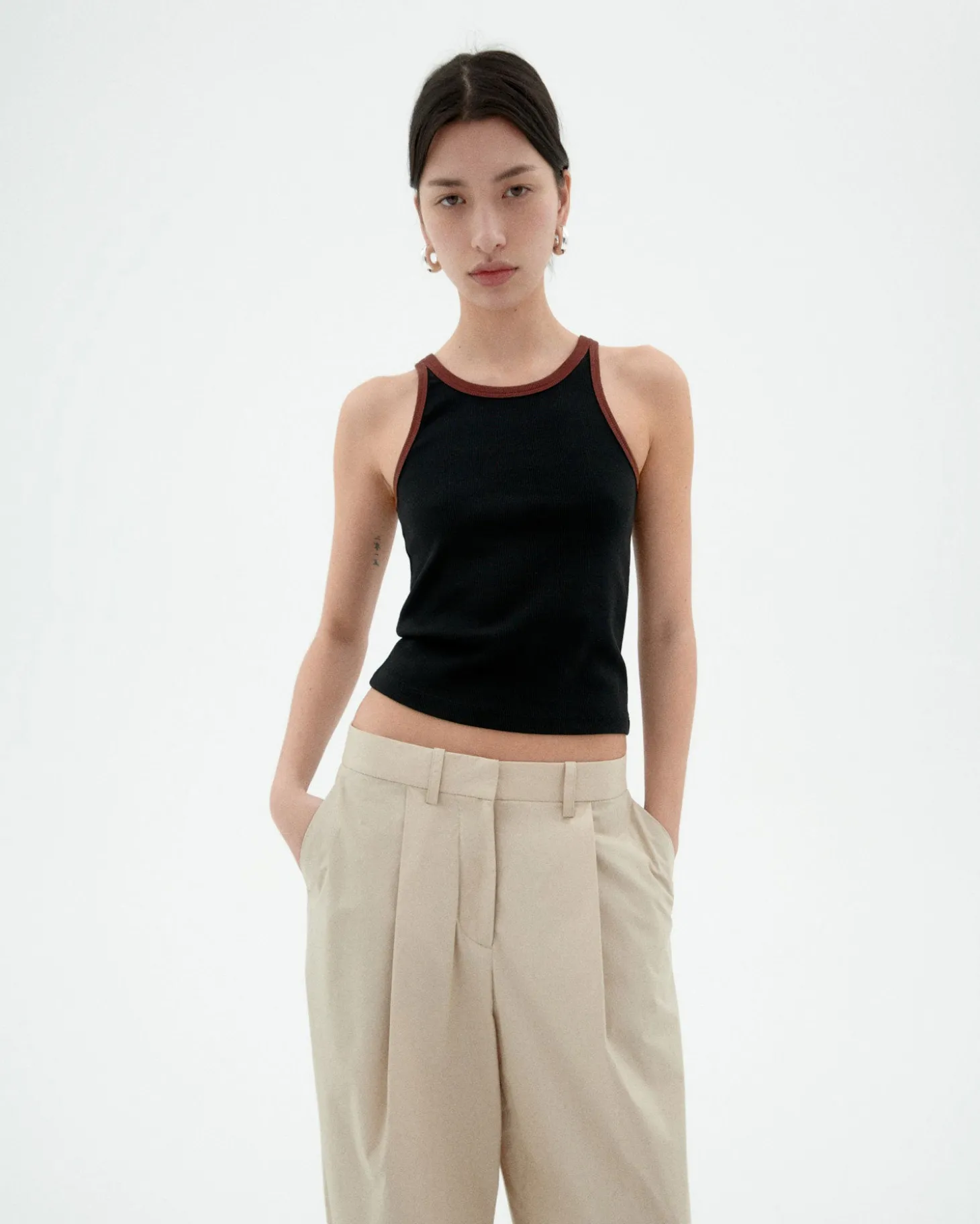 Top Halter noir contraste marron Harriet