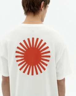 T-shirt blanc Aaron soleil rouge à dos