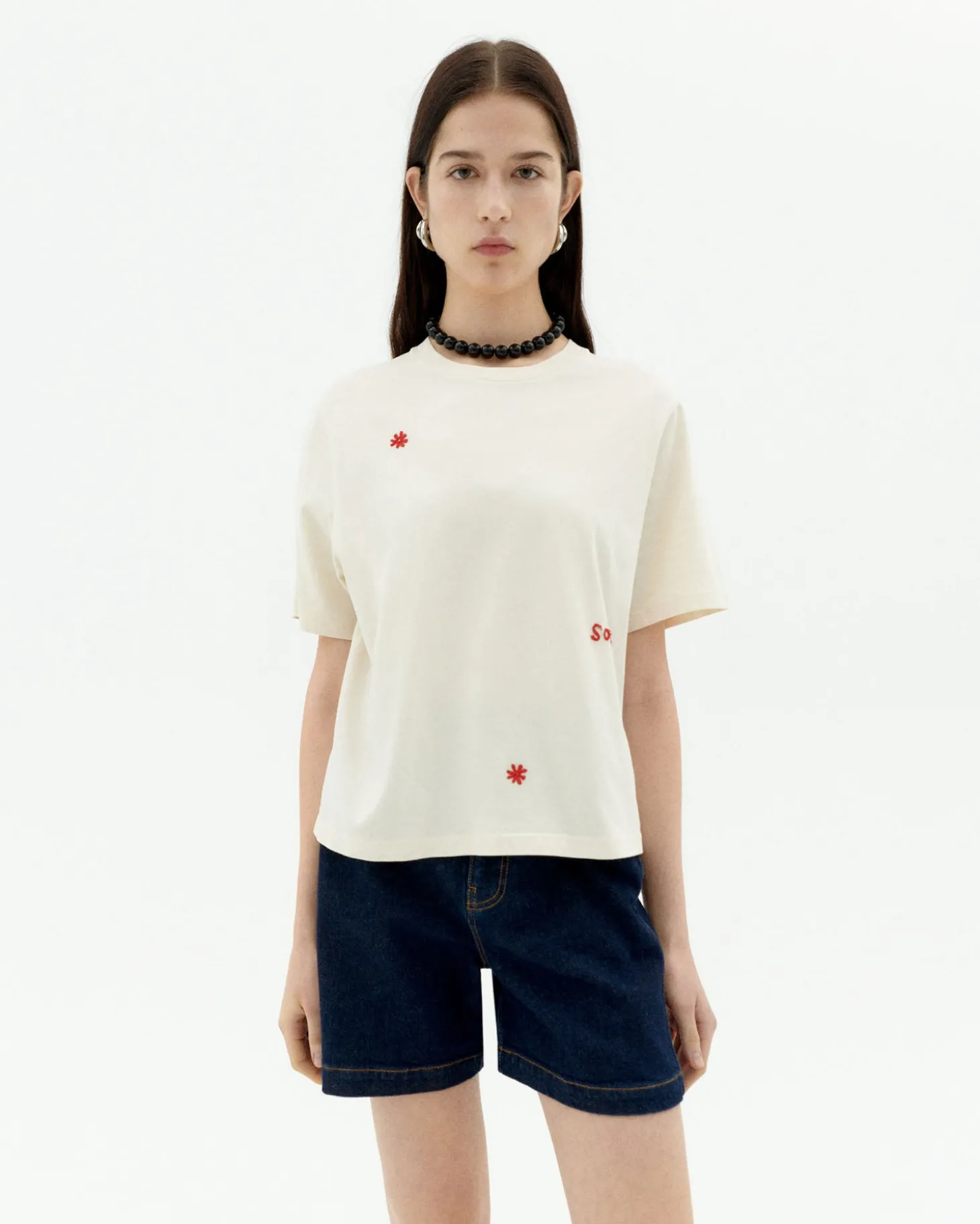 T-shirt blanc brodé à la main Lucia