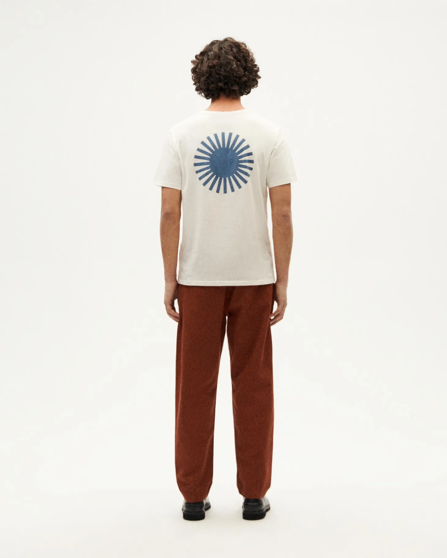 T-shirt blanc soleil indigo au dos