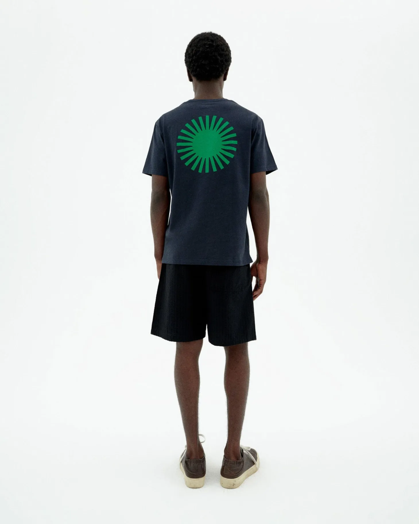 T-shirt marine soleil vert au dos
