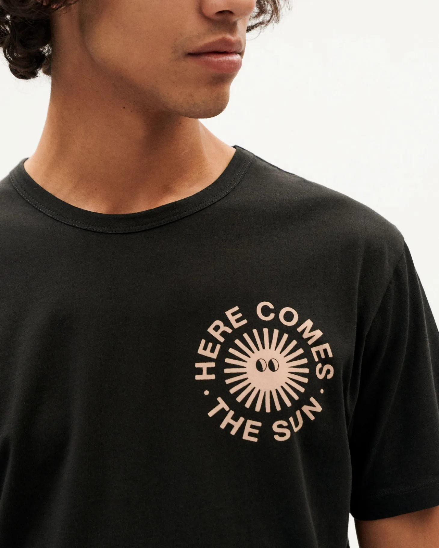 T-shirt noir happy sun