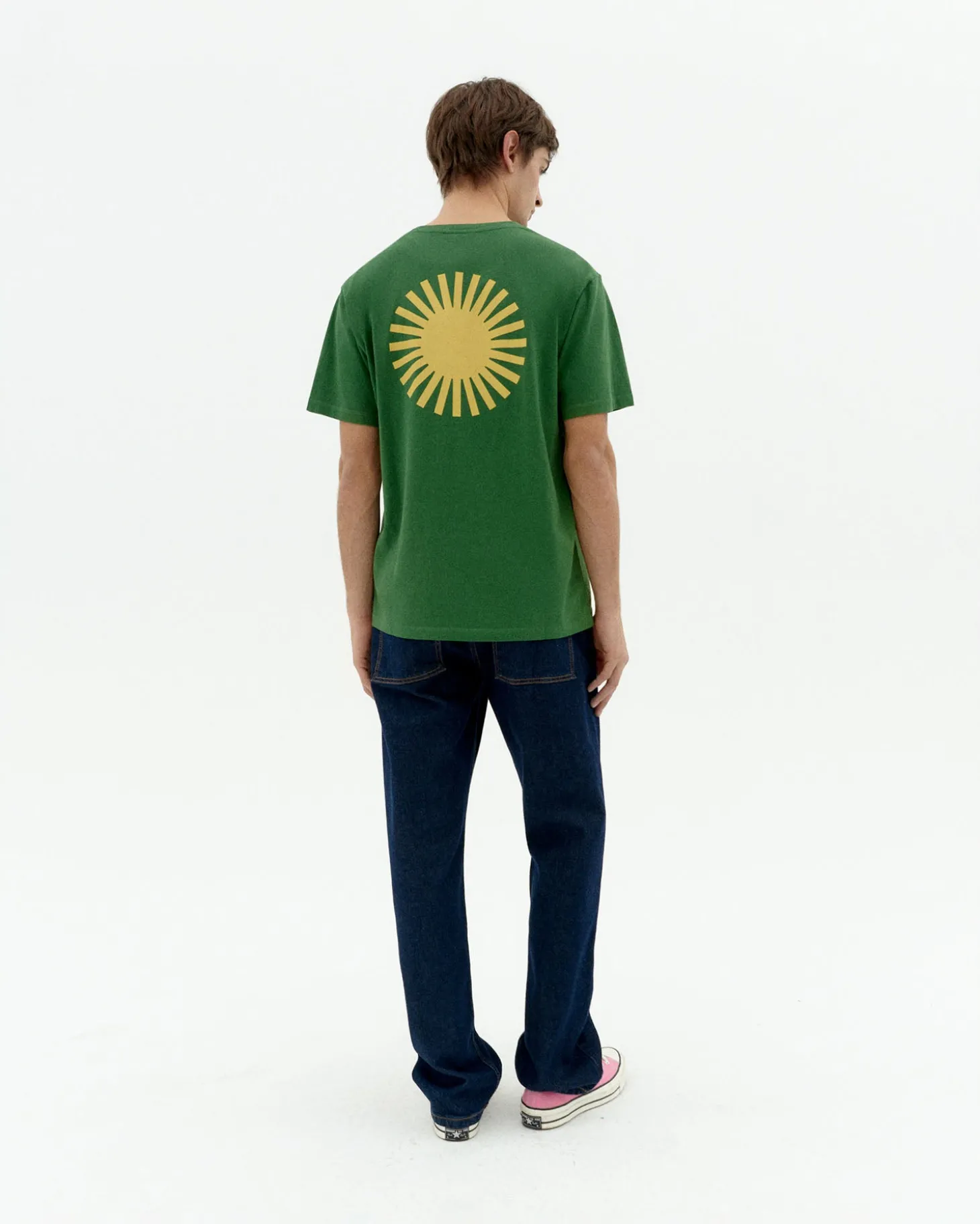 T-shirt vert soleil jaune au dos